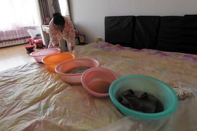 蔚县楼上漏水，住户失联，小区没物管，业主维权难！律师来支招……
